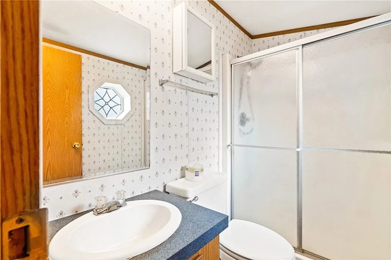 25 Mobile Home Bathroom Decorating Ideas