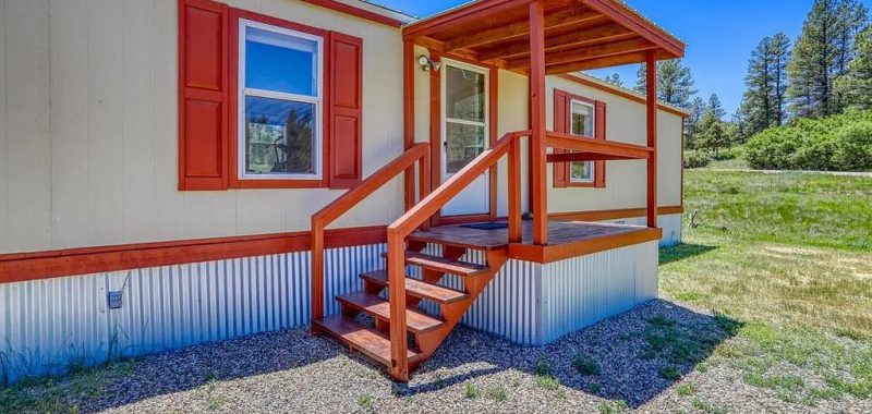 Mobile-Home Skirting