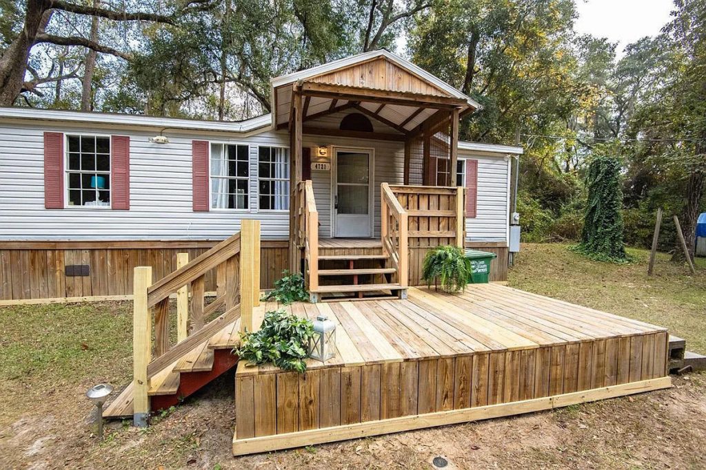 Mobile home front deck  and porch