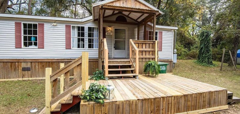 Mobile home front deck and porch