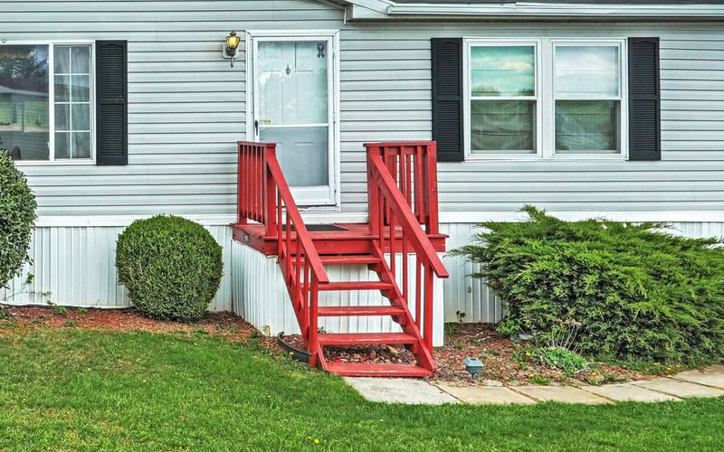 Mobile Home Steps Add Safety Charm