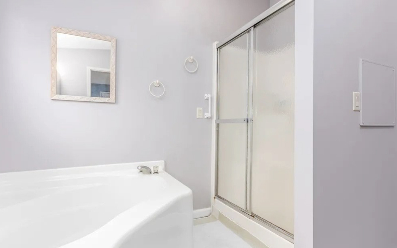 Mobile Home Shower Door Replacement Options
