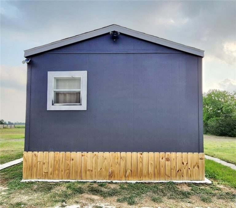 Pros and Cons of Wood Skirting for Mobile Homes