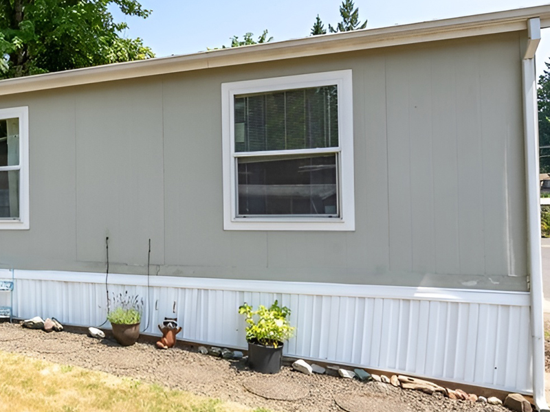 How to Replace A Piece of Mobile Home Metal Siding