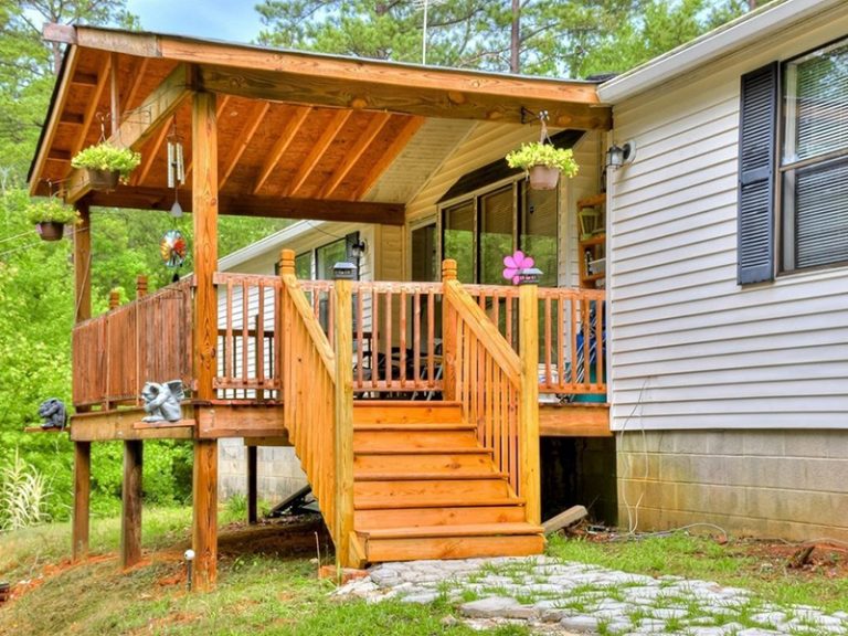 Maximizing Space: 10 Mobile Home Small Front Porch Ideas