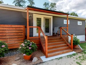 Maximizing Space: 10 Mobile Home Small Front Porch Ideas