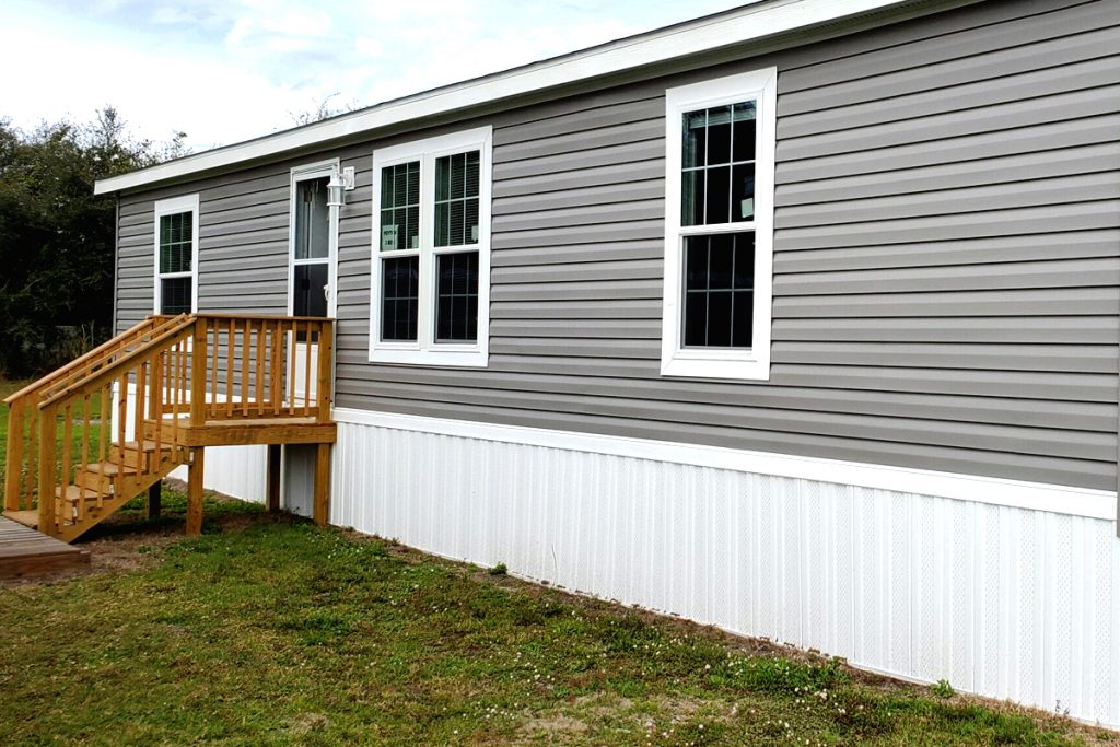 Calculate the Right Amount of Mobile Home Skirting Panels