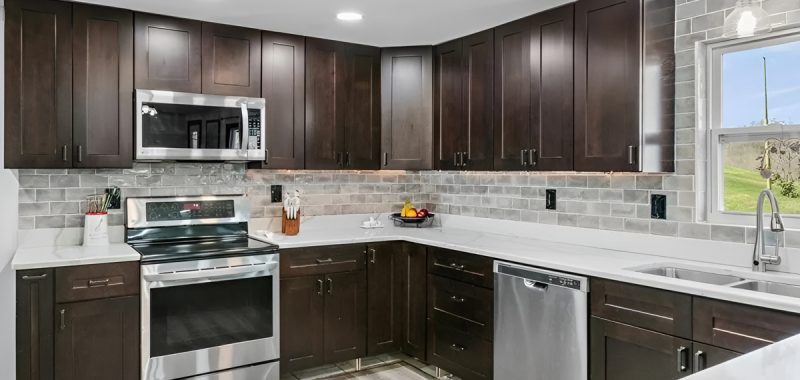 Regular Kitchen Cabinets in a Mobile Home