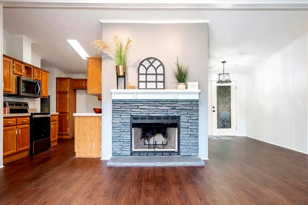 Mobile-Home-Fireplace-with-Planters