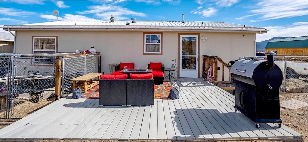 Ideas to Upgrade Your Mobile Home Backyard