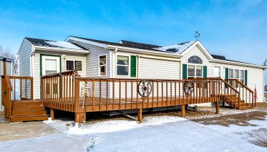 Should a Deck Be Attached to a Mobile Home?