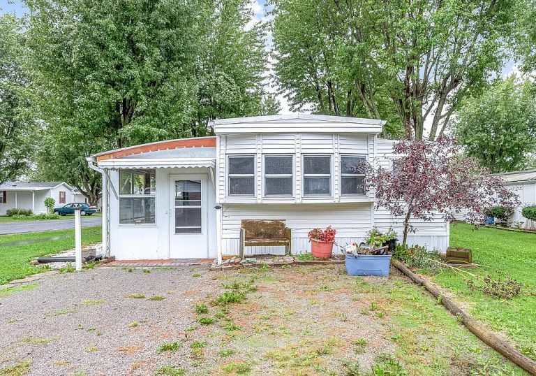 1970 Mobile Home Interior and Exterior Photos