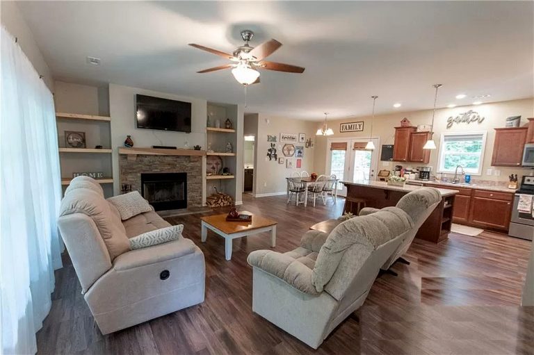 10 Mobile Home Living Room Layouts to Maximize Your Space