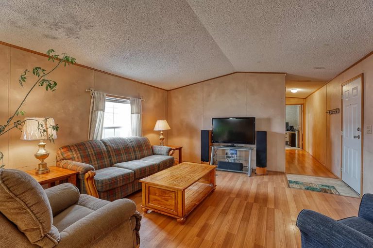 10 Wall Covering Options for Mobile Homes