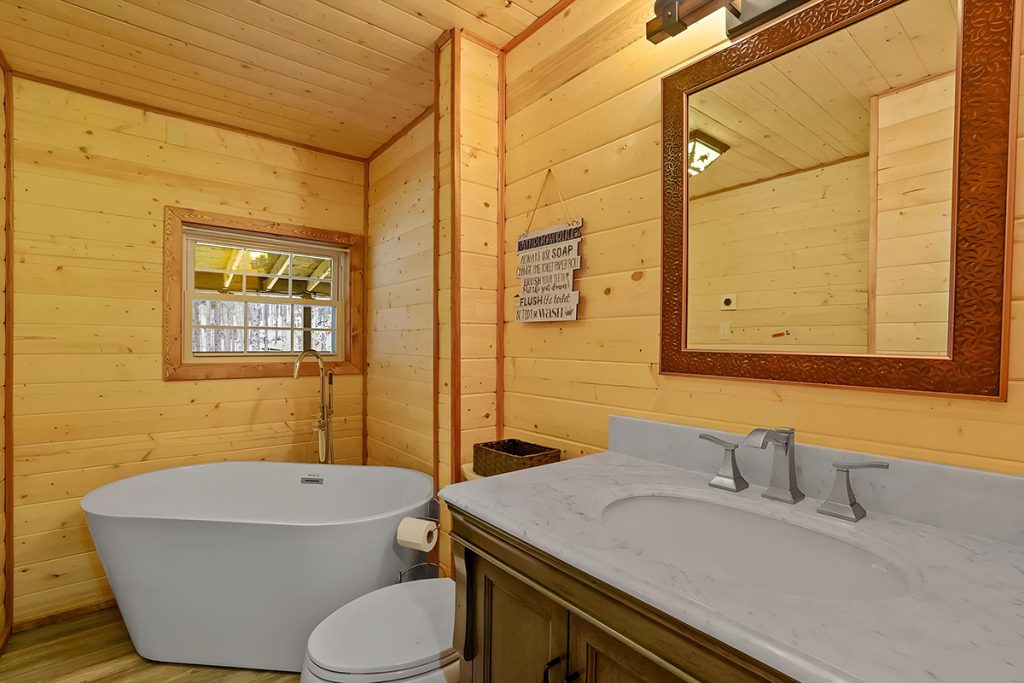 Mobile-Home-Log-Cabin-Bathroom