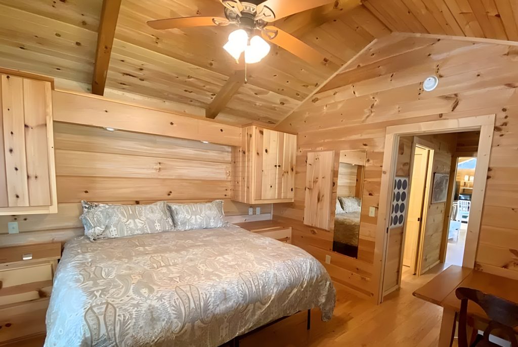 Mobile-Home-Log-Cabin-Storage
