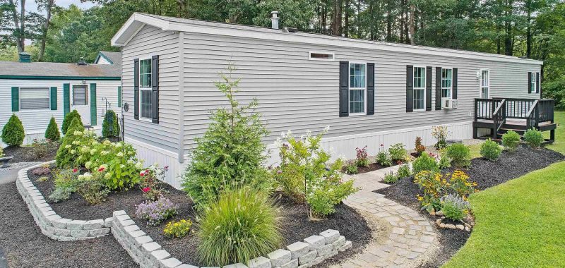 Landscaping Tips to Enhance Your Mobile Home's Curb Appeal