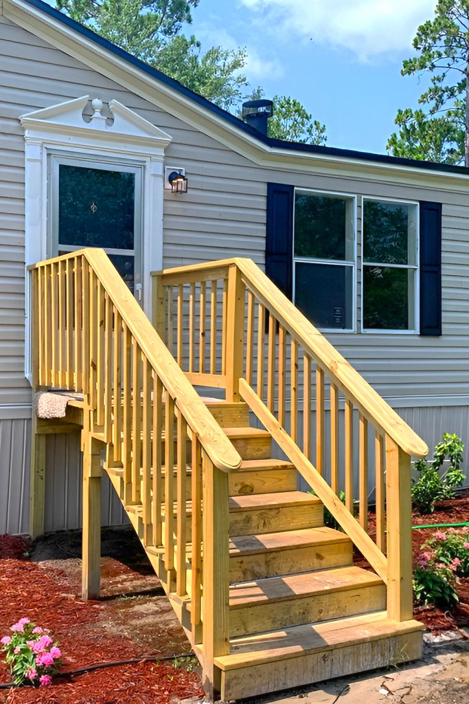 How to Build Wood Steps for a Mobile Home