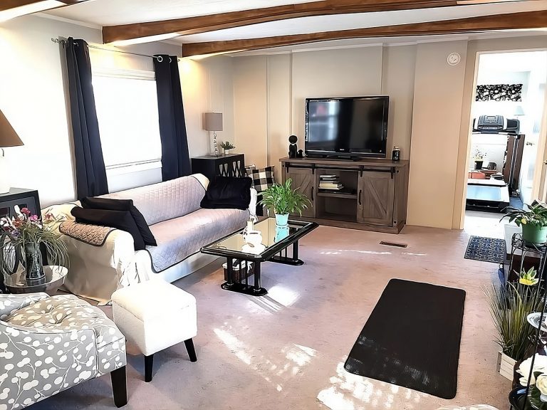 Cozy 1980 Mobile Home Makeover: Inspiring Renovation Ideas
