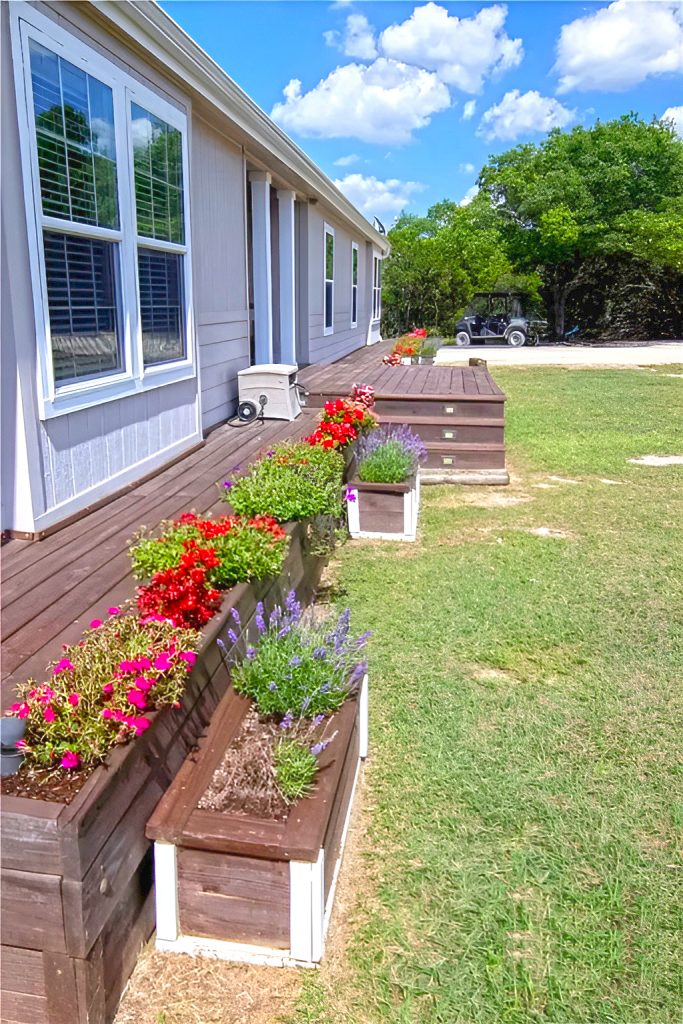 20 Mobile Home Deck Decor Ideas