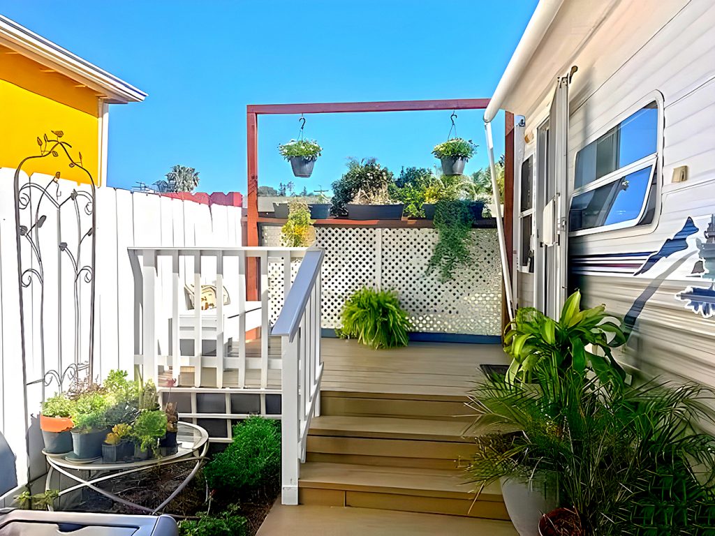 20 Mobile Home Deck Decor Ideas