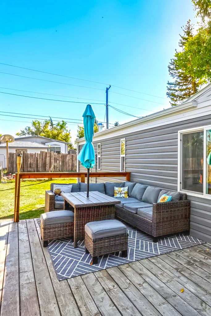 20 Mobile Home Deck Decor Ideas