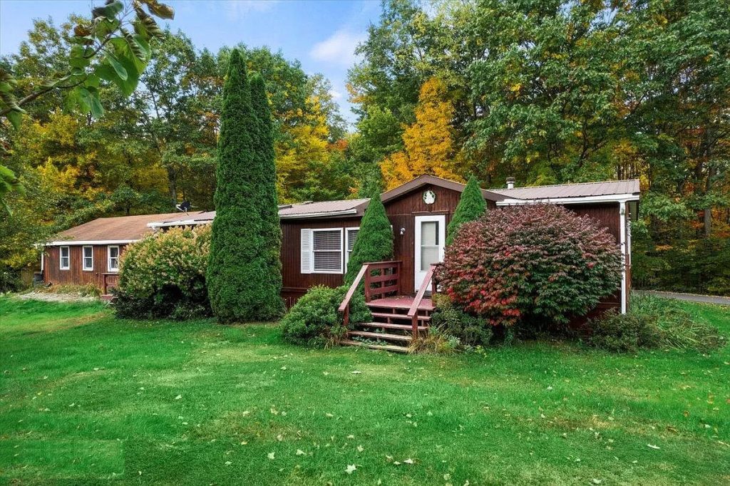 Rustic Mobil's 15 Rustic Mobile Home Landscaping Ideas