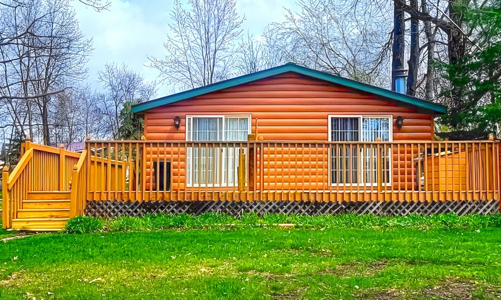 10 Rustic Mobile Home Skirting Ideas