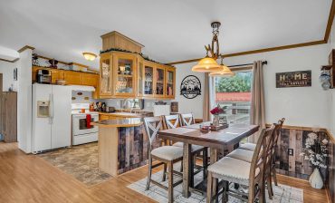 Small-Mobile-Home-Kitchen