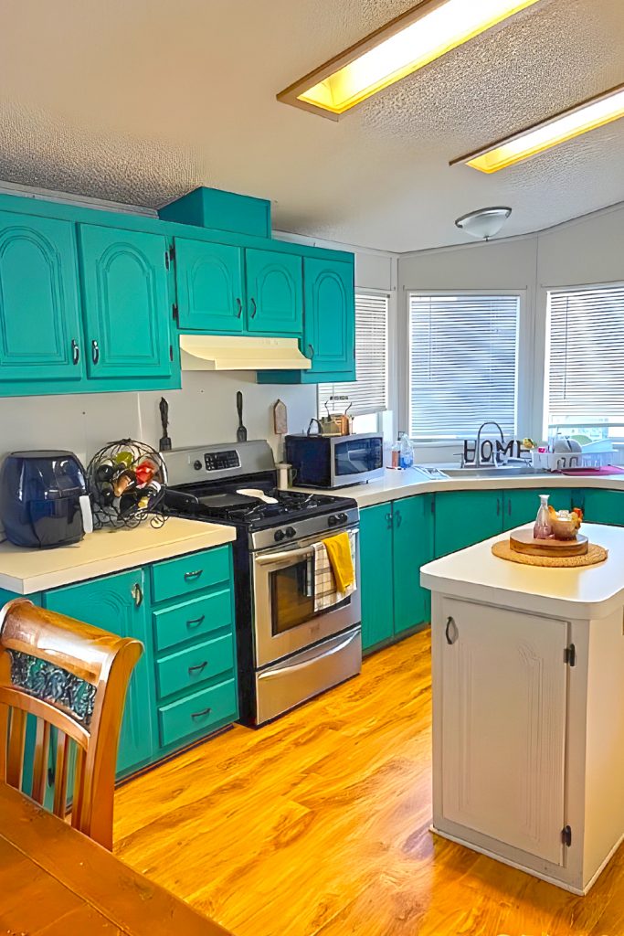10 Mobile Home Kitchen Color Scheme Ideas