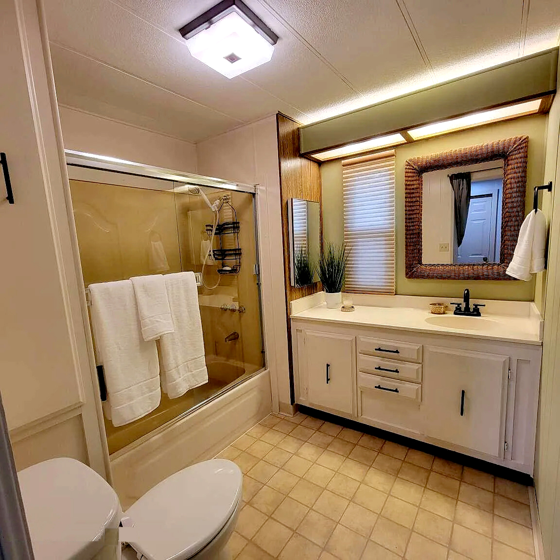 1972-Mobile-Home-Remodel-Bathroom