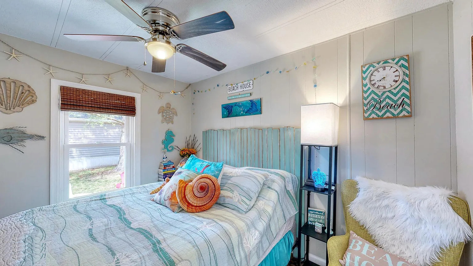 Coastal Mobile Home Bedroom Decor Inspiration