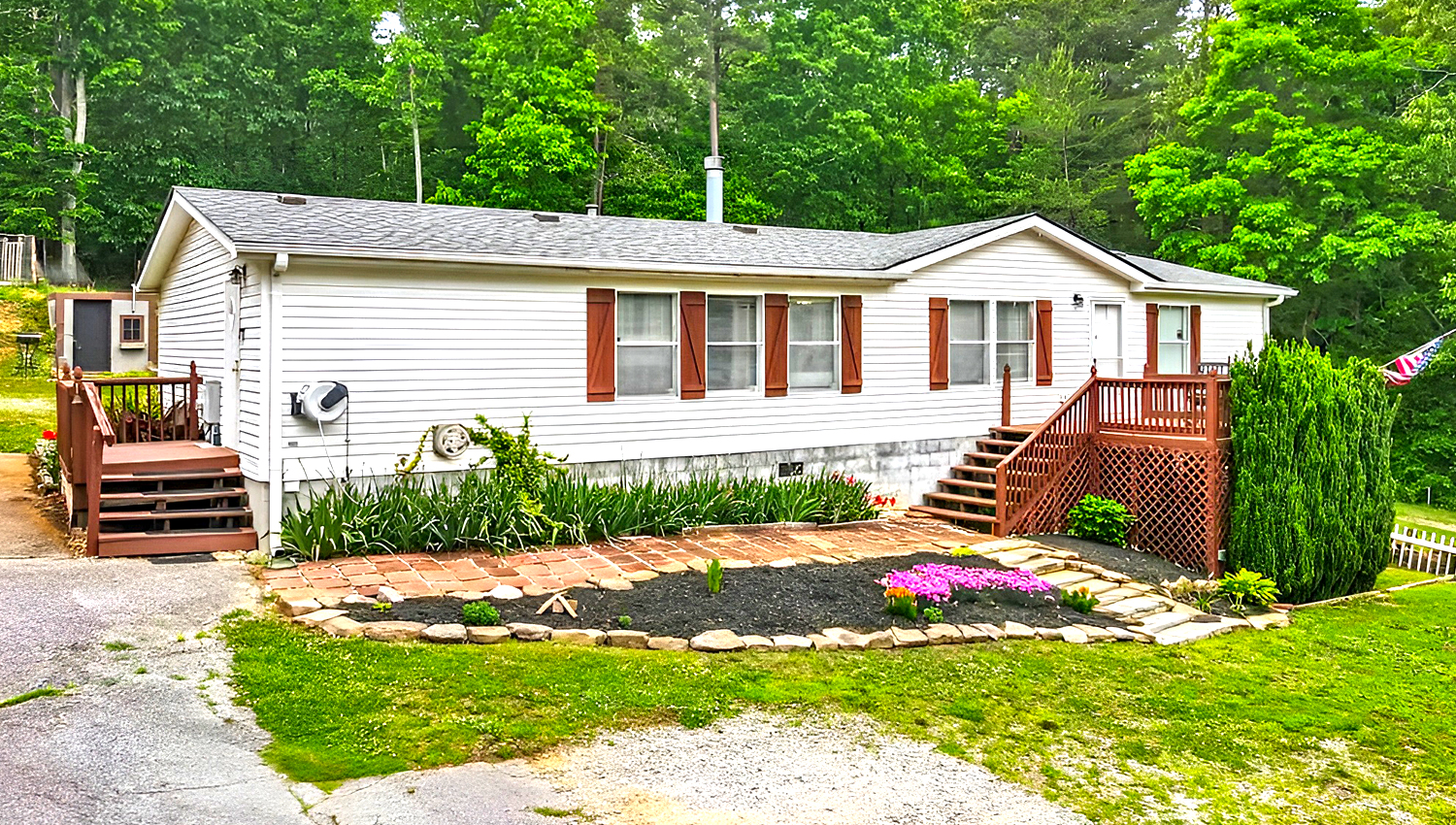 Make-Mobile-Home-Exterior-Look-Like-a-House-Siding