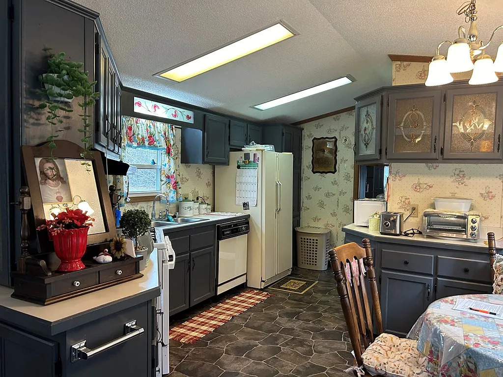 Mobile-Home-Kitchen-Rustic-Country-Style