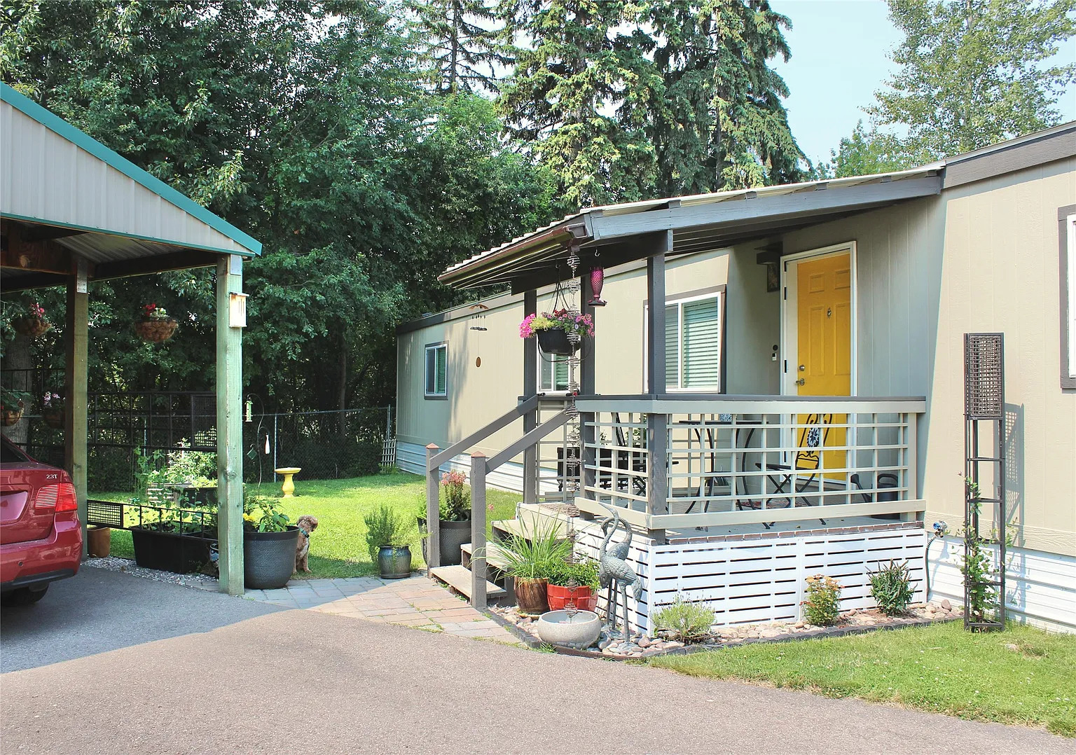 Cozy-Single-Wide-Mobile-Home-Exterior-Porch