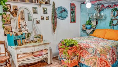 How to Decorate a Mobile Home Bedroom in Eclectic Vintage Style