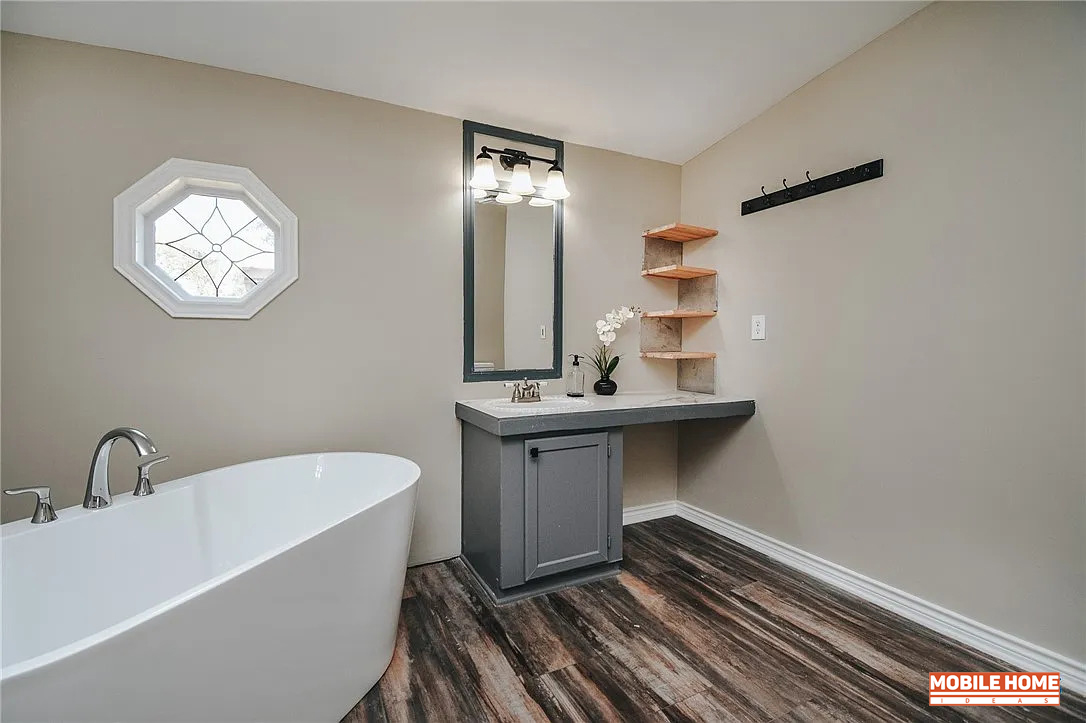 Mobile-Home-Master-Bathroom-Modern-Design-Vanity