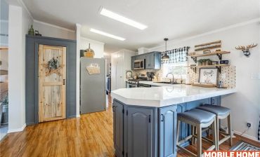 10 Tips for a Stunning Double-Wide Farmhouse Kitchen Remodel