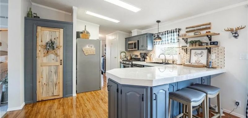 10 Tips for a Stunning Double-Wide Farmhouse Kitchen Remodel