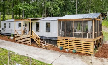 1986 Single Wide Mobile Home Makeover -Exterior