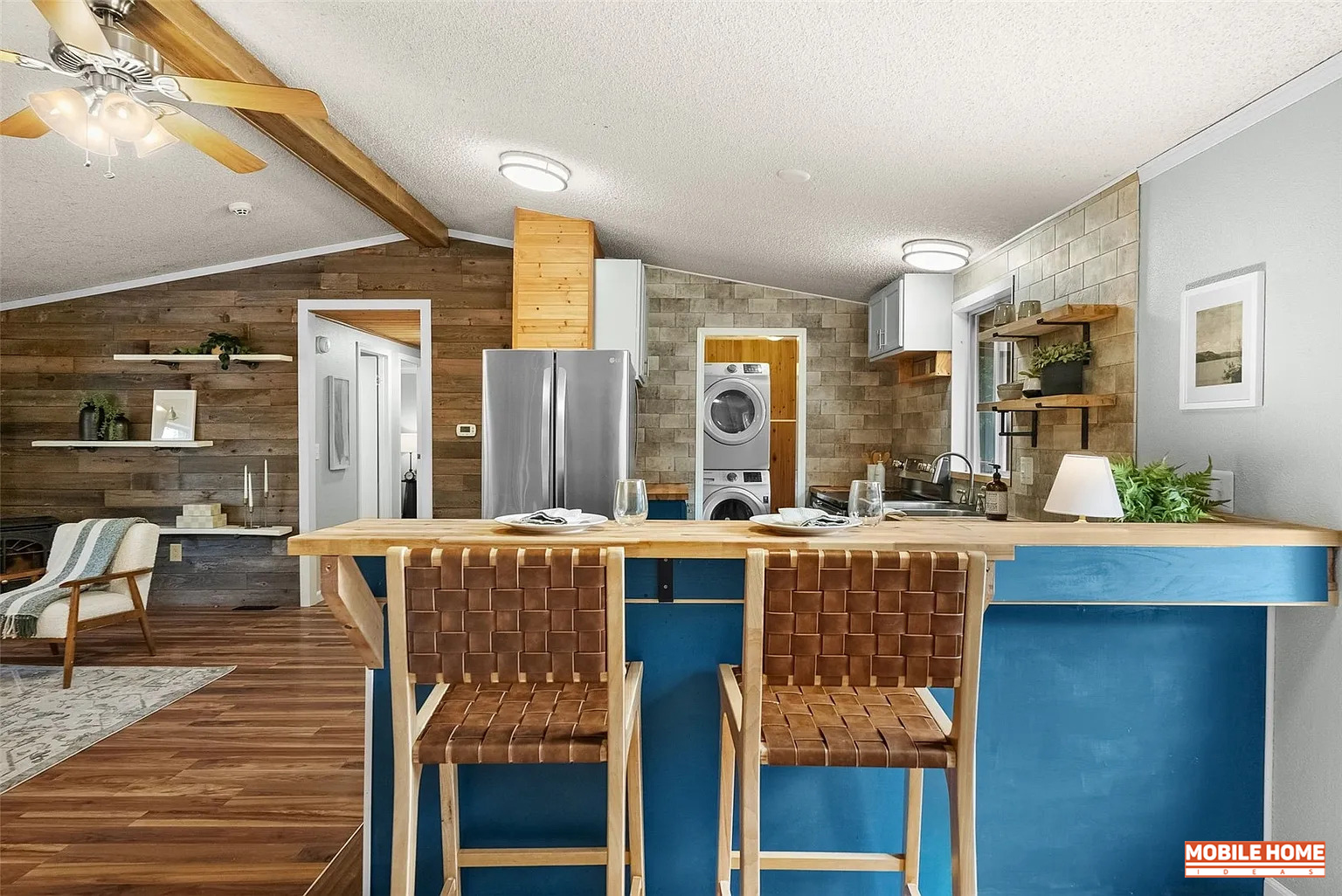 How to Achieve Rustic-Modern Look in Your Double-Wide Kitchen