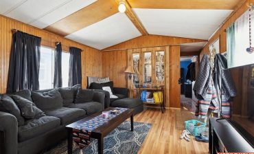 10 Brilliant Furniture Layouts for a Single-Wide Living Room