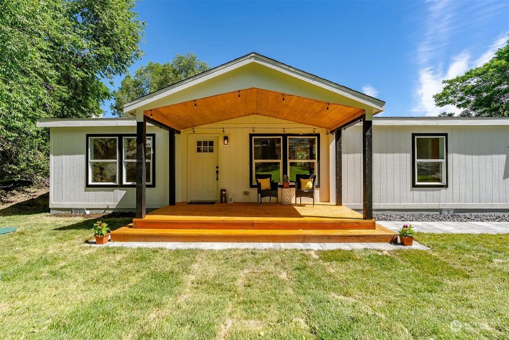 25 Modern Mobile Home Exterior Ideas To Enhance Curb Appeal