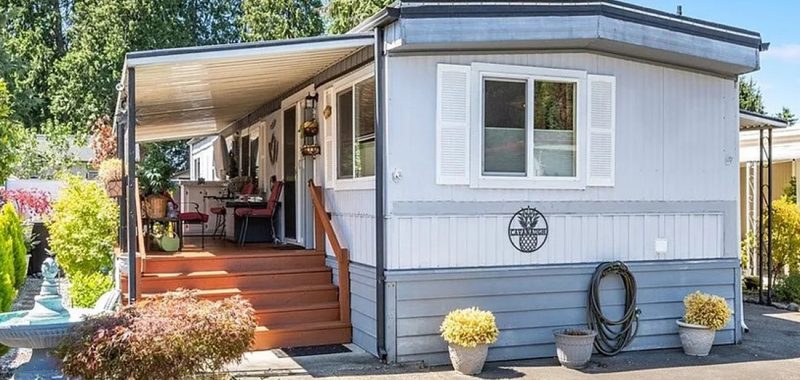 Cozy 1973 Single Wide Mobile Home