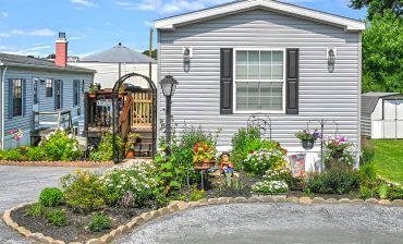 Beautiful Single Wide Mobile Home: Inspiring Interior & Exterior Makeover Ideas