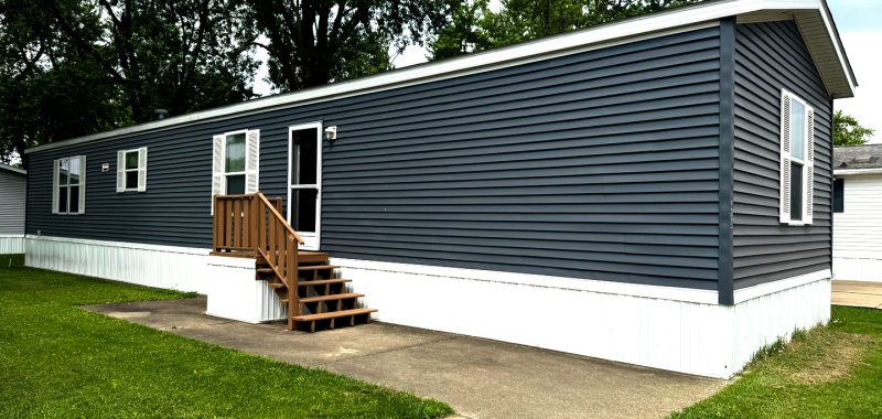 How to Choose the Perfect Vinyl Siding for Mobile Home
