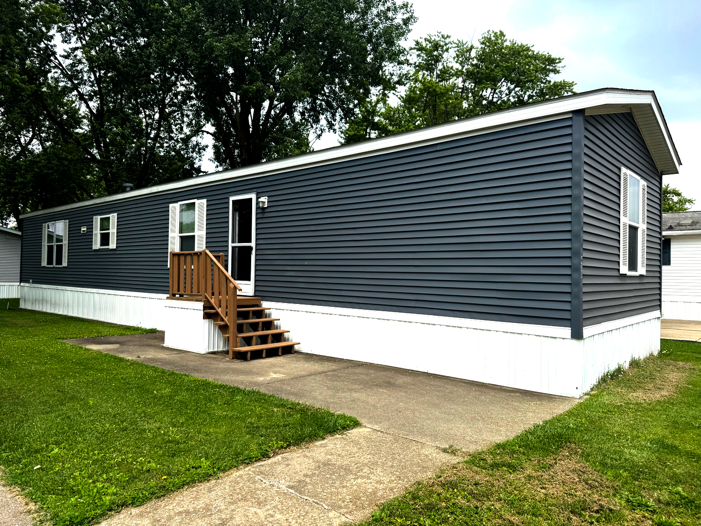 How to Choose the Perfect Vinyl Siding for Mobile Home