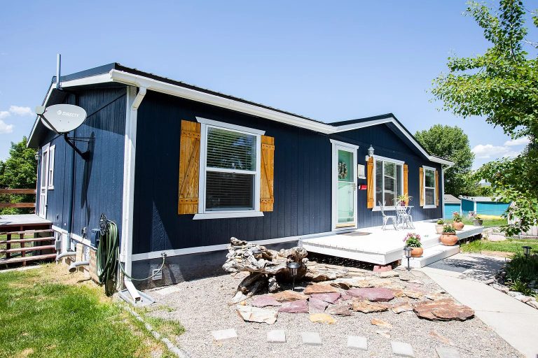 23 Stunning Mobile Home Exterior Wooden Shutter Ideas