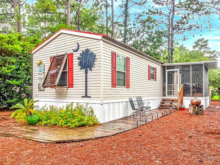12 Easy Ways to Make Your Mobile Home Look Like a House (Without ...