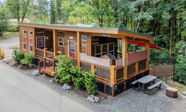 Mobile-Home-Look-Like--Cabin
